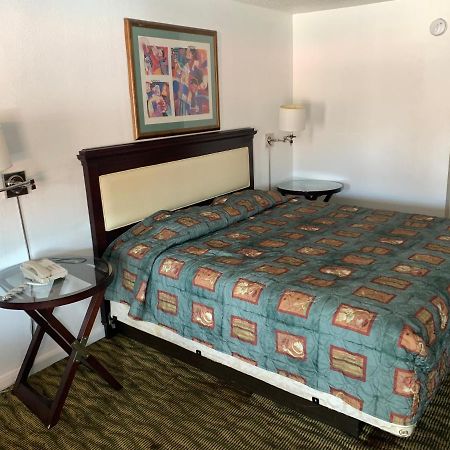 Deluxe Inn אוסטין מראה חיצוני תמונה