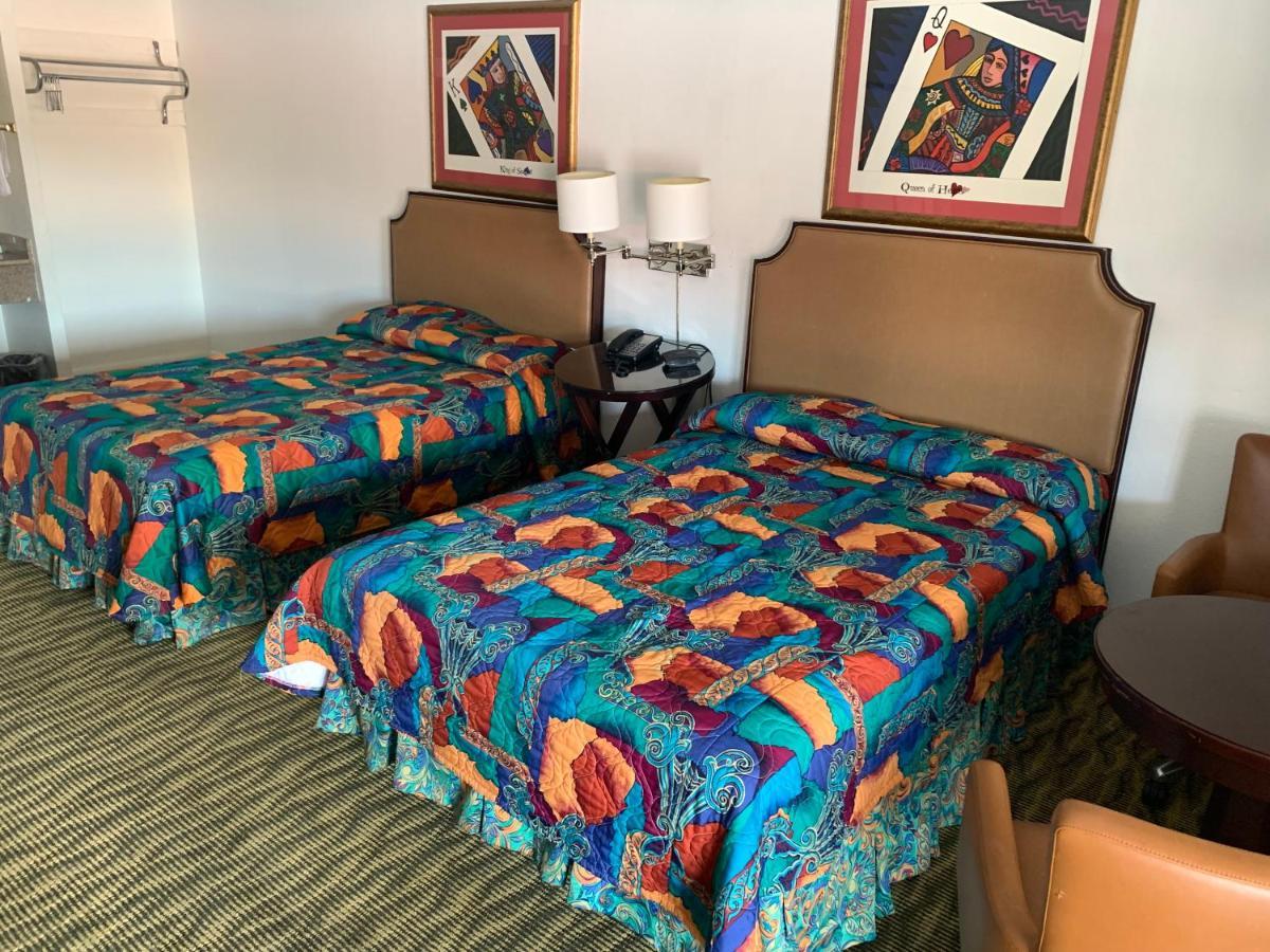 Deluxe Inn אוסטין מראה חיצוני תמונה