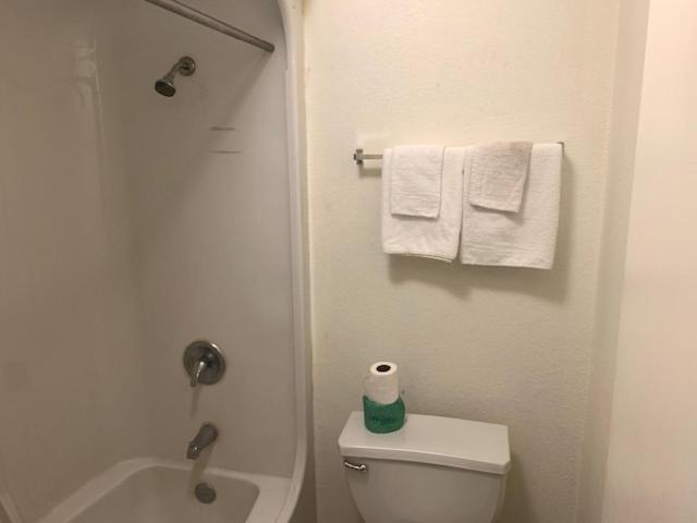 Deluxe Inn אוסטין מראה חיצוני תמונה